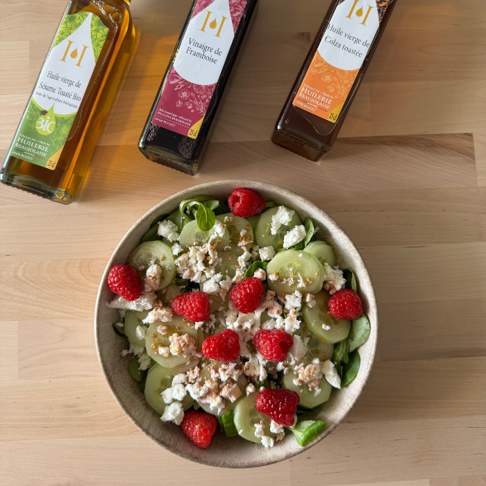 Salade de concombre et vinaigrette framboise-sésame